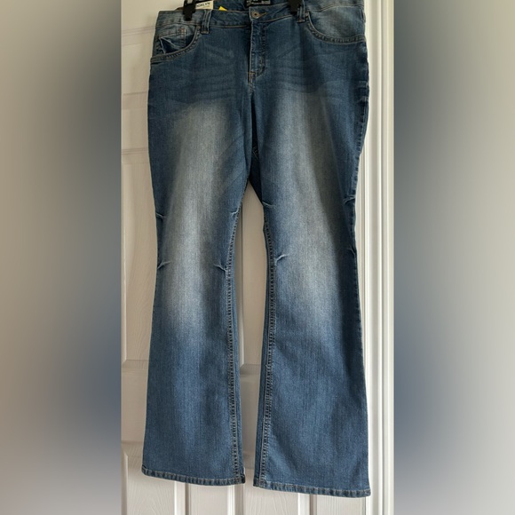 Very Big Women’s Jeans Size 19 Stretchy Stone washed skinny flare fit on zipper - Picture 5 of 12